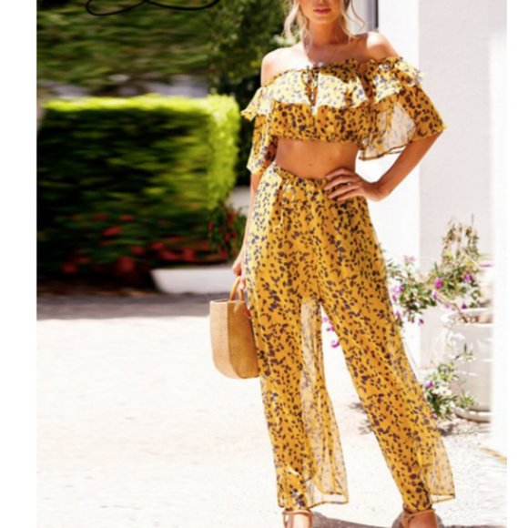 Everkaki Set Off the Shoulder Top and Pants - Picture 2 of 8